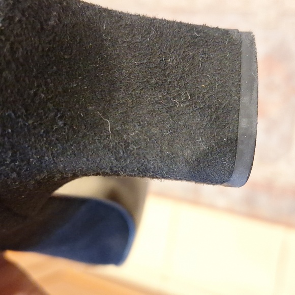 Black suede and fabric vintage Ferragamo shoes - Picture 8 of 9